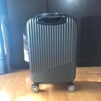 ราคา กระเป๋าเดินทางล้อลาก 20 นิ้ว, ultimate trolley 20” มูลค่า 4500 บาท (764352707)