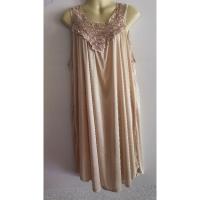 ราคา ชุดนอนมือสองผ้าซาตินสีเนื้อ (27661994369)