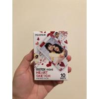 ราคา พร้อมส่ง ฟิล์มโพลารอยด์ Fujifilm Instax mini ลาย Heart Sketch (28986971987)