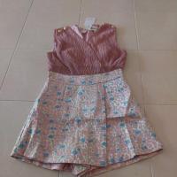 ราคา จั้มสั้นสีชมพูวิ้ง กางเกงเป็นผ้าทองานป้ายValley Girl (20269263563)