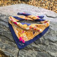 ราคา ผ้าพันคอ ผ้าเช็ดหน้า CELINE สวยมากกกก หายากกกกกค่ะ ♥️ Size 18” (51001094601)