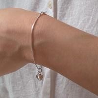 ราคา maru.welry สร้อยข้อมือกระดูกงู + จี้หัวใจสลักชื่อ (12836287735)