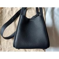 ราคา (USED) ของแท้ 100% Songmont Medium Song Bag Cubing Shopping หนังสีดำ (26829830891)