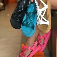 ราคา Melissa รองเท้าลำลองส้นเตารีดสำหรับสุภาพสตรี (55954713292)