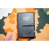ราคา Fujifilm BC-50 Battery Charger for Fuji NP-50 Battery (27777460559)