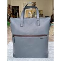 ราคา กระเป๋าSamsonite Redทรงโท้ท(Tote Bag)รุ่นBenington..มือสองของแท้..สีเทา..สภาพสวยใหม่ มีของพร้อมส่งนะคะ... (40124986248)
