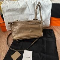 ราคา Givenchy Pandora in Gold metalic (19586862904)