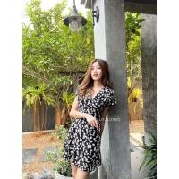 ราคา ⛅️ เดรสเกาหลี Bink Black Daisy Dress มินิเดรสคอปกลายดอกเดซี่ (9225347238)