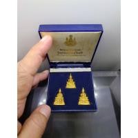 ราคา พระแก้วมรกต 3 ฤดู รุ่นเทอดพระเกียรติ เนื้อโลหะชุบทอง สองกษัตริย์ มหาพุทธาภิเษก ณ วัดพระศรีรัตนศาสดาราม ปี2540 พร้อมกล่อง (27553135834)