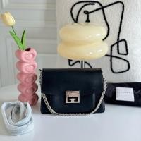 ราคา Like new‼️ Givenchy gv3 small ปี2021 สีดำ อะไหล่เงิน สภาพสวยเลยค่า หนังทรงตั้งงามภายในสะอาด (24284732491)