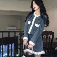 ราคา พร้อมส่ง มือสอง เซท2ชิ้น เสื้อยีนส์บุขนกันหนาว+กระโปรงแต่งเชือก แต่งขนเฟอร์ (29317866072)