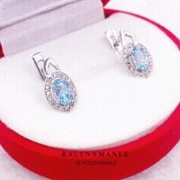 ราคา ์N6415 ต่างหูพลอยโทพาซแท้ ( Natural Topaz ) เฉดสีสกาย แบบอิงลิชล็อค ตัวเรือนเงินแท้925 ชุบทองคำขาว (20821779879)