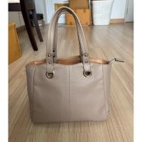 ราคา กระเป๋าถือหนังแท้ มือสอง สภาพยังสวย ไม่มีตำหนิปริขาด สวย✨ (26637855027)