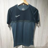 ราคา เสื้อยืด NIKE รุ่นDri-fit สีดำเทา ของแท้มือสอง (40165346371)