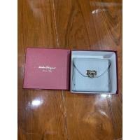 ราคา กระเป๋าสตางค์ Salvatore Ferragamo (14229929146)