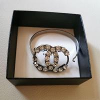 ราคา กำไลชาแนล ของแท้ เหมือนใหม่ ใช้น้อย วิบวับสวยงาม ใส่แล้วน่ารักมาก ไม่เยอะไป ไม่น้อยไป (21662506067)