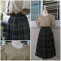 ราคา ชุดเซ็ทวินเทจเสื้อสีทองอ่อน+กระโปรงอัดพลีท (1596007631)