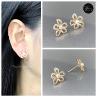 ราคา ต่างหูเพชร CZ เพชรดอกไม้ประดับเกสรมุก ก้านเงินแท้ (10839669566)