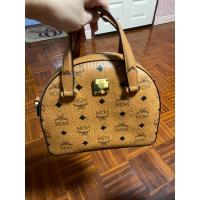 ราคา MCM แท้ 100 % รุ่น Half Moon SizeMini สี Cognac (23867184478)