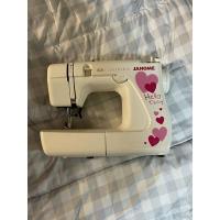 ราคา จักรเย็บผ้าไฟฟ้า JANOME รุ่น hello darling (11338849751)
