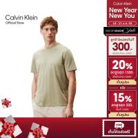 ราคา CALVIN KLEIN เสื้อยืดคอกลมแขนสั้นผู้ชาย Luxury Cotton T-shirt ทรง Relaxed รุ่น 4LB275G LRT - สี Olive (27730920175)