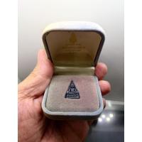 ราคา พระชัยวัฒน์ชินสีห์ อนุสรณ์ ๘๐ พรรษา ญสส เนื้อนวะโลหะ ที่ระลึก ๕๐ ปี มหาวิทยาลัยเกษตรศาสตร์ วัดบวรนิเวศวิหาร ปี 2536 พ... (27850924985)