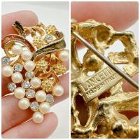 ราคา เข็มกลัดพวงองุ่น แต่งมุกเคลือบ ลงสีอีนาเมล ตอกแบรนด์ Lancetti Italy (25412740740)