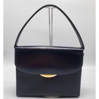 ราคา Vintage style black leather bag with matte gold กระเป๋าหนังสีดำสไตล์วินเทจ พร้อมอะไหล่สีทองด้าน (55301299250)