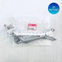 ราคา ⭐️ดีสเบรคหลัง⭐️ สเตย์พักเท้าหลัง เหล็กพักเท้าหลัง ✳️ข้างขวา✳️ แท้100% WAVE125X / เวฟ125เอ็กซ์ รหัส 50605-KVL-T30 (18255112185)