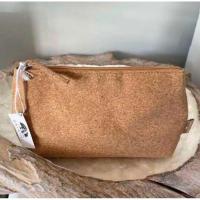 ราคา Origins Brown Cork Makeup Bag - กระเป๋า กระเป๋าเครื่องสำอางค์ Origins (28272962124)