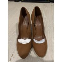 ราคา รองเท้าส้นสูงมือสอง 3 นิ้ว Charles and Keith (3276584258)