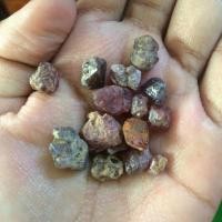 ราคา สปิเนล พลอยดิบธรรมชาติแท้ 100% (1670947505)