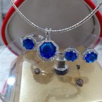 ราคา ชุดเพชรสีฟ้าเพทายสีเงินพรีเมี่ยม (43955734512)