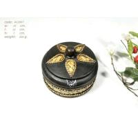 ราคา ที่เขี่ยบุหรี่ ที่เขี่ยบุหรี่ไม้ แบบกลมมีฝา ขนาดกลาง 4”นิ้ว. (7916925232)
