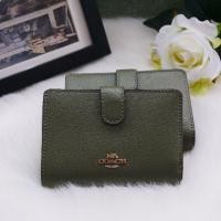 ราคา #กระเป๋าสตางค์โค้ชแท้ สีเขียว #ใบสั้น MEDIUM CORNER ZIP WALLET #COACH F11484 IM / MILITARY GREEN (6200328322)