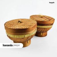 ราคา [ฮานานี่ เขย่าเบา ๆ] ชามไม้ไผ่พร้อมฝาปิด ชามไม้ไผ่ ชามไม้ไผ่ ตะกร้าสานไม้ไผ่ ภาชนะใส่ข้าวแบบดั้งเดิม เส้นผ่านศูนย์กลาง 24 ซม (48403199037)