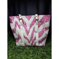 ราคา กระเป๋าคล้องมือ coach Zebra Print preloved (23436861210)