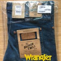 ราคา กางเกงยีนส์ wrangler ของใหม่ ของแท้ 100% สั่งมาผิดไซส์ ขายราคาที่ซื้อมา ทักแชทก่อนกดสั่งนะคะ ลงขายหลายที่คะ (5905157397)