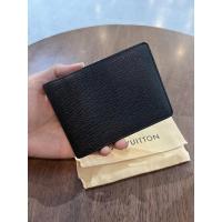 ราคา LV Taiga wallet มือสองของแท้ค่ะ (รบกวนทั่กแชทก่อนสั่งค่ะ) (20151249832)