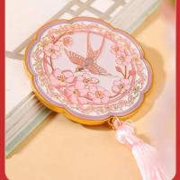 ราคา กระจกมินิโบราณพระราชวังต้องห้ามกระจกทองแดงเดินทางโลหะวัฒนธรรมสร้างสรรค์กระจกแบบพกพากระจกแต่งหน้าของที่ระลึกมือถือจีนแบบพกพาโบราณคลาสสิก (29640122011)