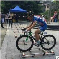 ราคา Bike Trainer เทรนเนอร์จักรยาน 3 ลูกกลิ้ง สีทอง / 0964 (1250309638)