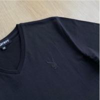 ราคา Playboy เสื้อยืดแขนสั้นเพลย์บอย สีดำ ปักโลโก้เพลย์บอย ของแท้ 100000% (8700621985)