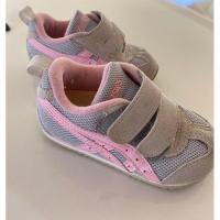 ราคา รองเท้า ยี่ห้อ asicsญี่ปุ่น (มือ2) แบรนด์แท้ 100% (25301291235)