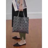 ราคา Issey Miyake BAO BAO Lucent Matte Series Tote Bag ทรงเรขาคณิต เพชร สะพายได้หลายสไตล์ (41027972363)