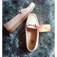 ราคา รองเท้าคัชชูสีขาวครีม (6653282903)