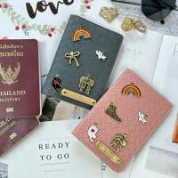 ราคา สายเที่ยวห้ามพลาด ปกพาสปอร์ตสลักชื่อและติดตัวตกแต่ง ปกใส่พาสปอร์ต ซองใส่พาสปอร์ต passport cover ปกใส่หนังสือเดินทาง (22428892117)