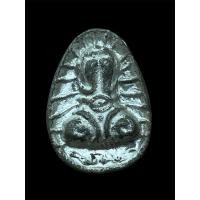 ราคา พระปิดตานะหัวเข่า เจ้าคุณผล วัดหนัง กรุงเทพฯ พิมพ์ข้างรัศมี เนื้อตะกั่ว ปี 2509 (54500777473)