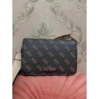 ราคา Guess Mini Sling Bag (12834266451)