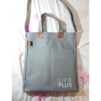 ราคา กระเป๋าสะพายใบใหญ่ใส่notebookได้ premium giftจากKbank (3111546644)