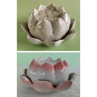 ราคา ดอกบัว แท่นวางพระ แท่นบูชา ฐานวาง บูชา สีขาว เป็นงานเซรามิค ผลิตและออกแบบโดยโอทอปลำปาง (28413943882)